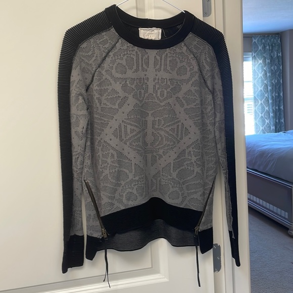 Artelier by Nicole Miller Textured Sweater - Picture 2 of 6